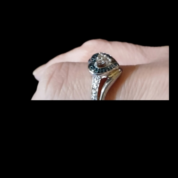 Genuine Diamonds & Blue Diamonds Ring in Sterling Silver 925 Size 7 - Picture 5 of 8